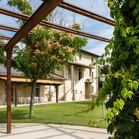 Villa Lovely In Papiano With Barbeque
